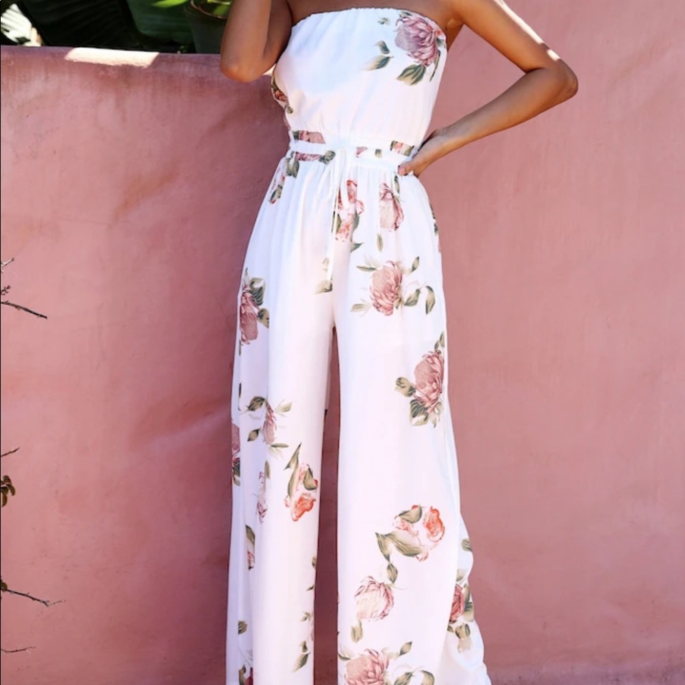 White and floral tube / pants romper